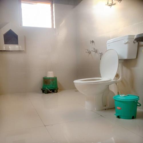 Mahua Homestay, Damna